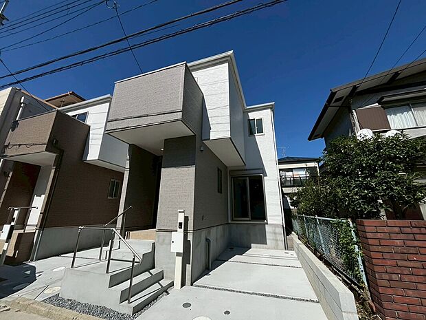 【現地写真(外観)【2号地】】断熱性、気密性を高める工夫で一年中ずっと心地よく暮らせる、高気密・高断熱です。