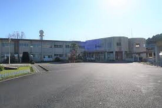 甲賀市立甲南中部小学校（約1,900m）