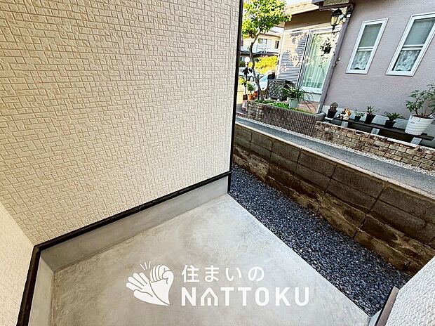 【庭】広々としたプライベート空間でお子様との遊び場、家庭菜園も可能です。