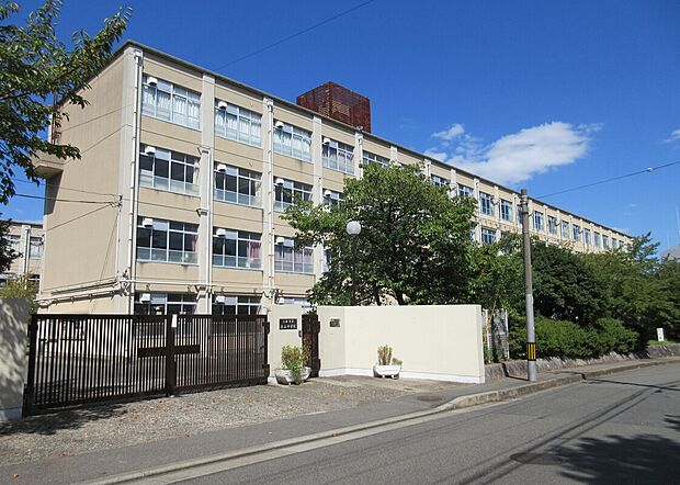 京都市立洛西中学校（約950m）