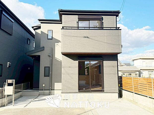 【現地写真（外観）【２号地】】耐震等級最高「３」取得で基準の１.５倍の性能・耐震強度で安心できます。