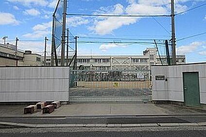 東大阪市立上小阪小学校 560ｍ(徒歩7分)
