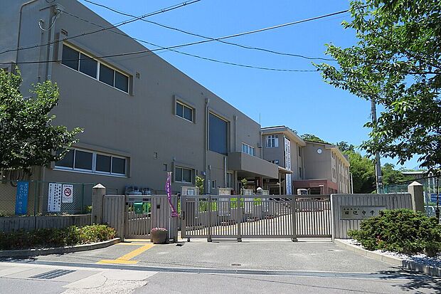 京田辺市立田辺中学校（約1,500m）