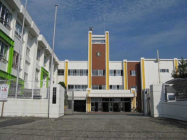 岩出市立上岩出小学校(約280m)