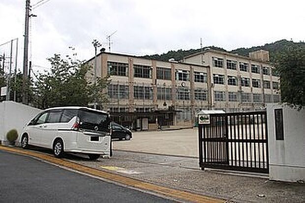 京都市立市原野小学校（約2,100m）