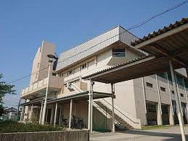 松原市立松原第三中学校(約410m)