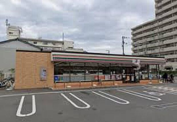 セブンイレブン大阪北島3丁目店(約230m)
