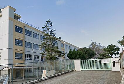 高槻市立日吉台小学校： 1237ｍ(徒歩16分)