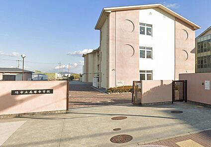 堺市立美原中学校 1600ｍ(徒歩20分)