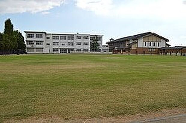 近江八幡市立安土小学校(約1,500m)