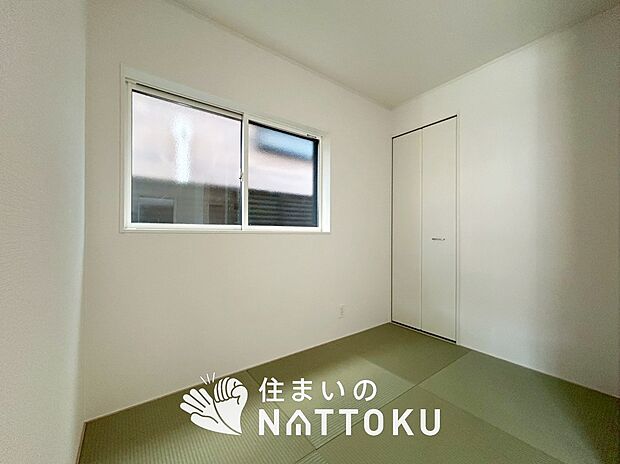 【現地写真(和室)】大壁仕様の新和室。くつろぎの空間です。