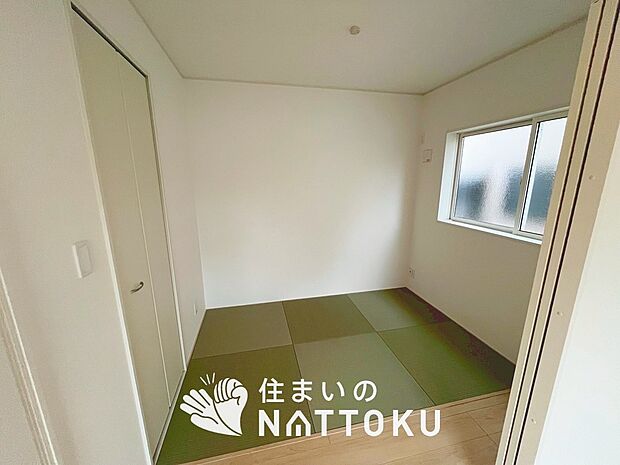 【現地写真(和室)】大壁仕様の新和室。くつろぎの空間です。