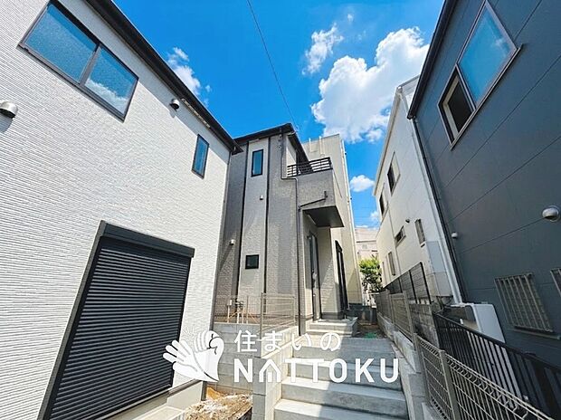 【現地写真(外観)【B号地】】健康被害に配慮したもっとも安全性の高い建材を採用し、シックハウス対策をしております。