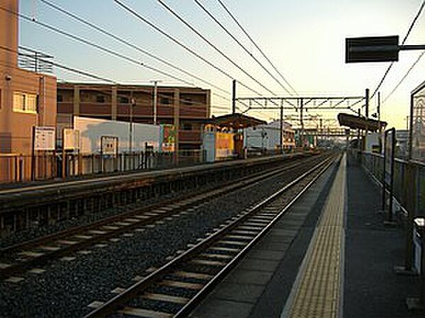JR紀勢本線「宮前駅」(約560m)