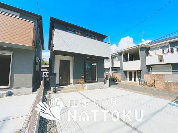 【現地写真（外観）【２号地】】高い断熱性能があり、防湿性能の高いフィルム付属で壁内の結露対策をしています。