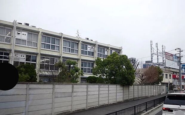 枚方市立中宮中学校（約1,100m）