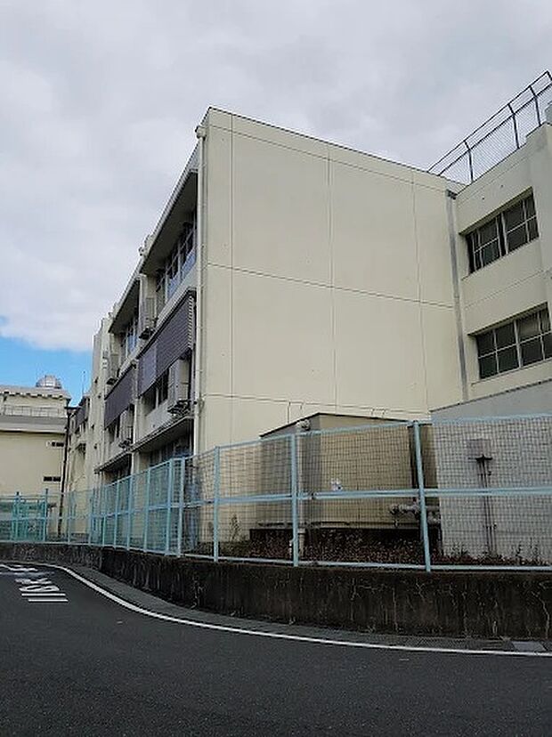 島本町立第一小学校(約730m)