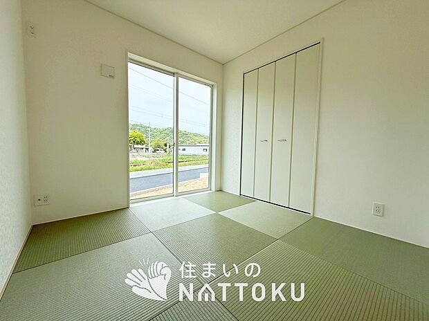 【現地写真(和室)】大壁仕様の新和室。くつろぎの空間です。