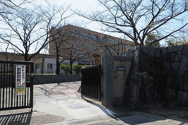 京都市立美豆小学校(約2,500m)