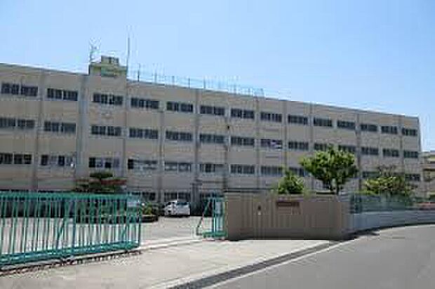 高槻市立冠中学校（約880m）