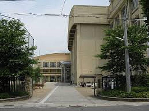 京都市立花山中学校（約400m）
