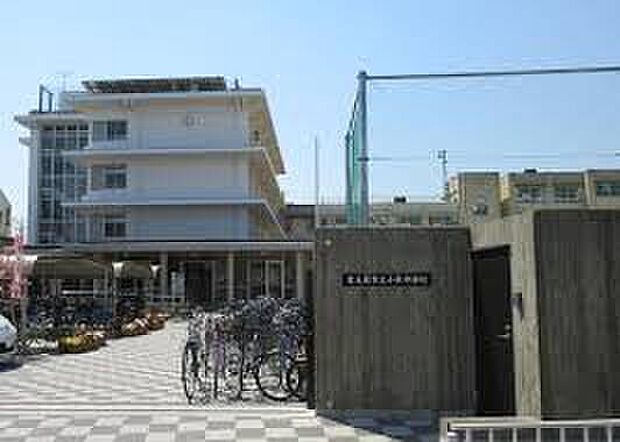 東大阪市立小阪中学校（約1,100m）