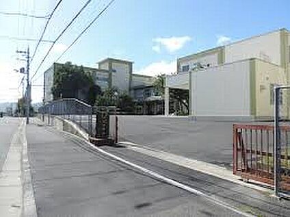 大津市立日吉中学校 1600ｍ(徒歩20分)