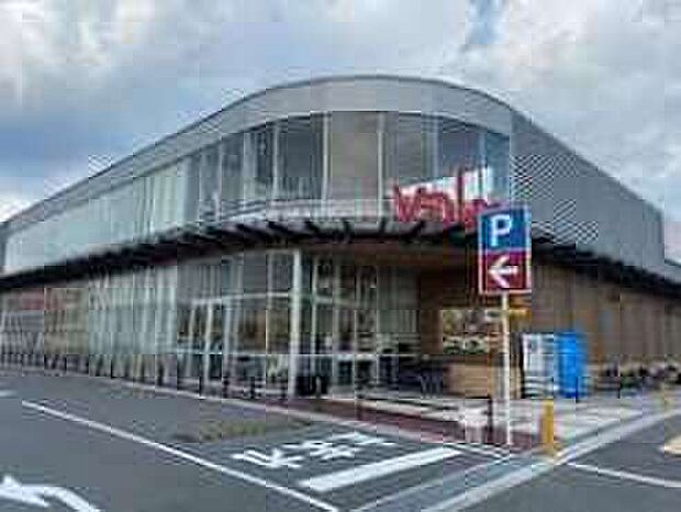 バロー高槻店(約432m)