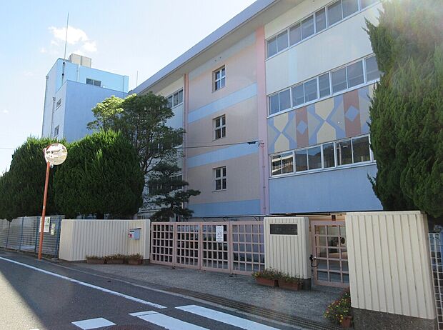 池田市立渋谷中学校(約854m)