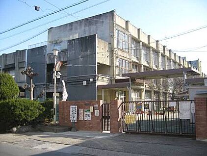 枚方市立樟葉小学校 600ｍ(徒歩8分)