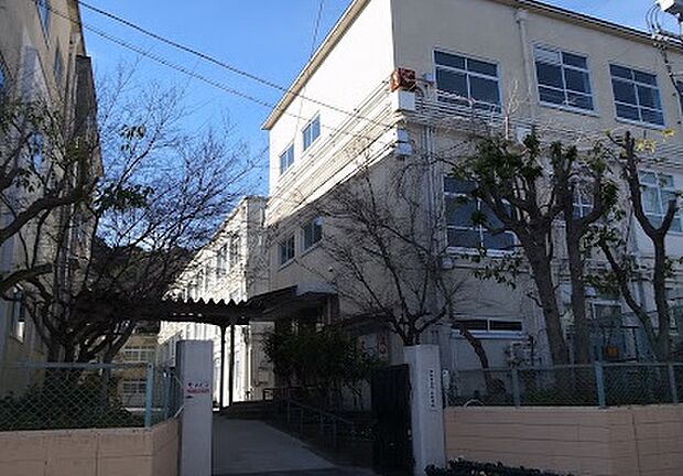 京都市立双ケ丘中学校(約260m)
