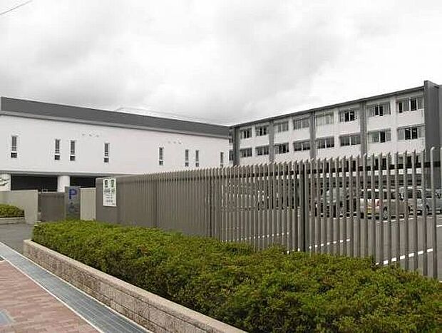 木津川市立木津中学校（約750m）