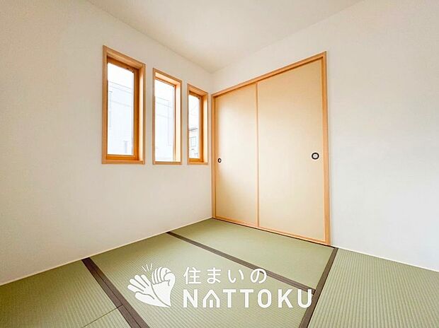 【現地写真(和室)】大壁仕様の新和室。くつろぎの空間です。