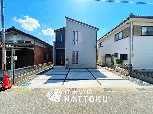 【現地写真(外観)【1号地】】雨で汚れを落とし、耐久性・耐候性に優れた外壁を使用しています。