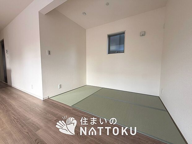 【現地写真(和室)】大壁仕様の新和室。くつろぎの空間です。