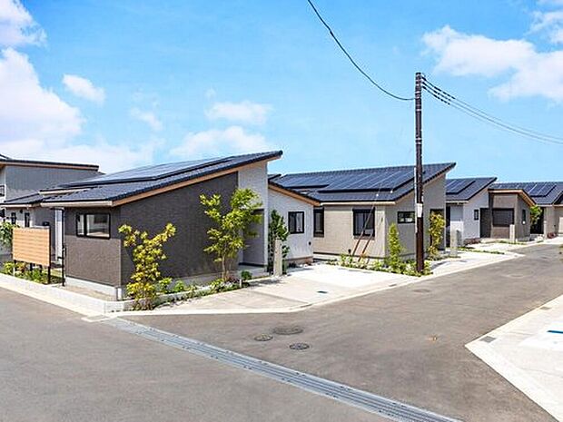 【全20邸の平屋タウンプロジェクト】
全邸平屋による「平屋タウンプロジェクト」全20棟が始動しました！第3期までの街並みが完成しました。