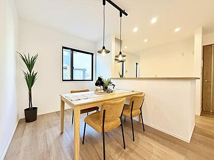 【モデルハウス12号棟　ダイニング】