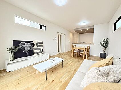 【16号棟　リビング】