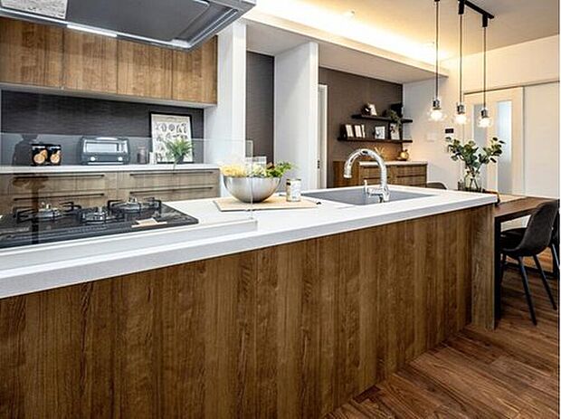 【【モデルハウス1号棟　キッチン】】無駄のないデザインと調理スペースが広く、使い勝手の良さが魅力な「フラットキッチン」を採用しました。