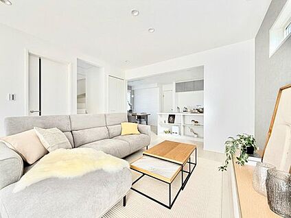 【現地モデルハウス1号棟　リビング】