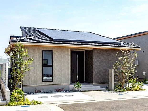 【【タイル外壁の外観】】タイル外壁はメンテナンス不要な外壁なので、いつまでも綺麗な街並みがキープできます。