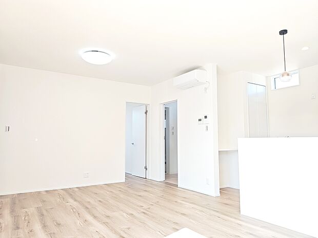 【リビング】（撮影日：2025.11.10）