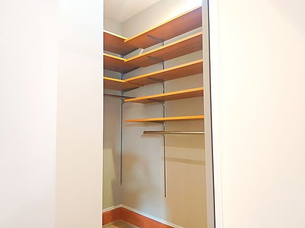 【シューズインクローゼット】■シューズインクローゼットがあるので生活感を見せずに片付くのが魅力です(撮影日:2025年11月14日)