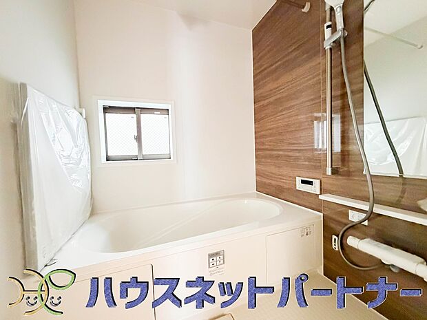 【その他設備(壁リモコン(同仕様設備）)】壁リモコンの場合、洗浄位置や水量の強弱など、シャワートイレをお好みの使い心地に設定できます。毎日使うトイレだから、使い勝手の良い機能があるとうれしいですね♪