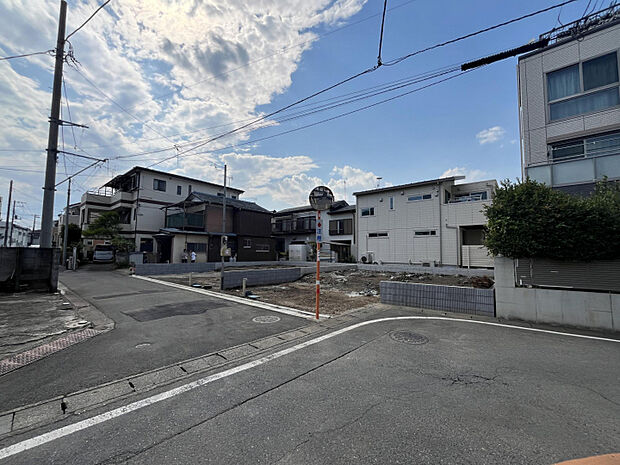 【現地写真】　全棟太陽光パネル装備！月額料金0円で利用可能です