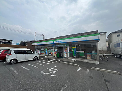 ファミリーマート川越小仙波町2丁目店 450m