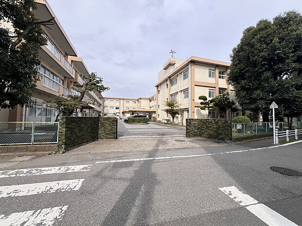 花見川区立作新小学校