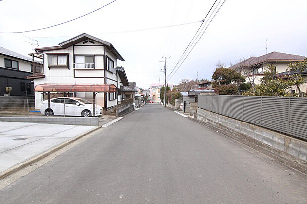 【【前面道路】】公道6.2m！ゆとりがあるので車庫入れが苦手な方にも◎