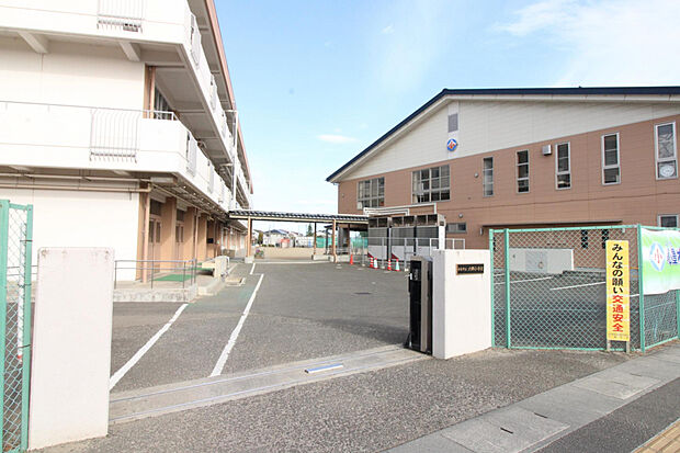 六郷小学校(約1,009m)