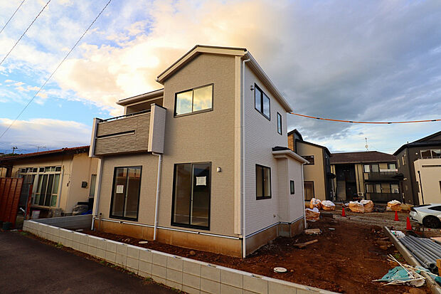 【【3号棟外観写真】】4LDK＋ウォークインクローゼット＋土間収納（SIC）＋パントリー＋カースペース3台